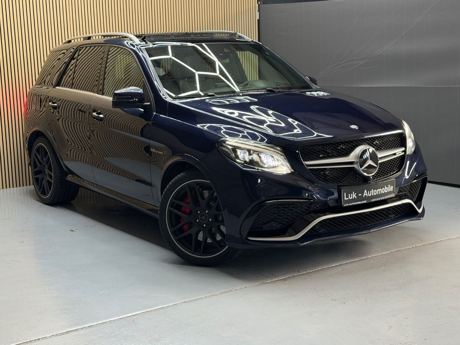 MERCEDES-BENZ GLE 63 S AMG 4 MATIC°H&amp;K°SoftCl°Luft°Pano