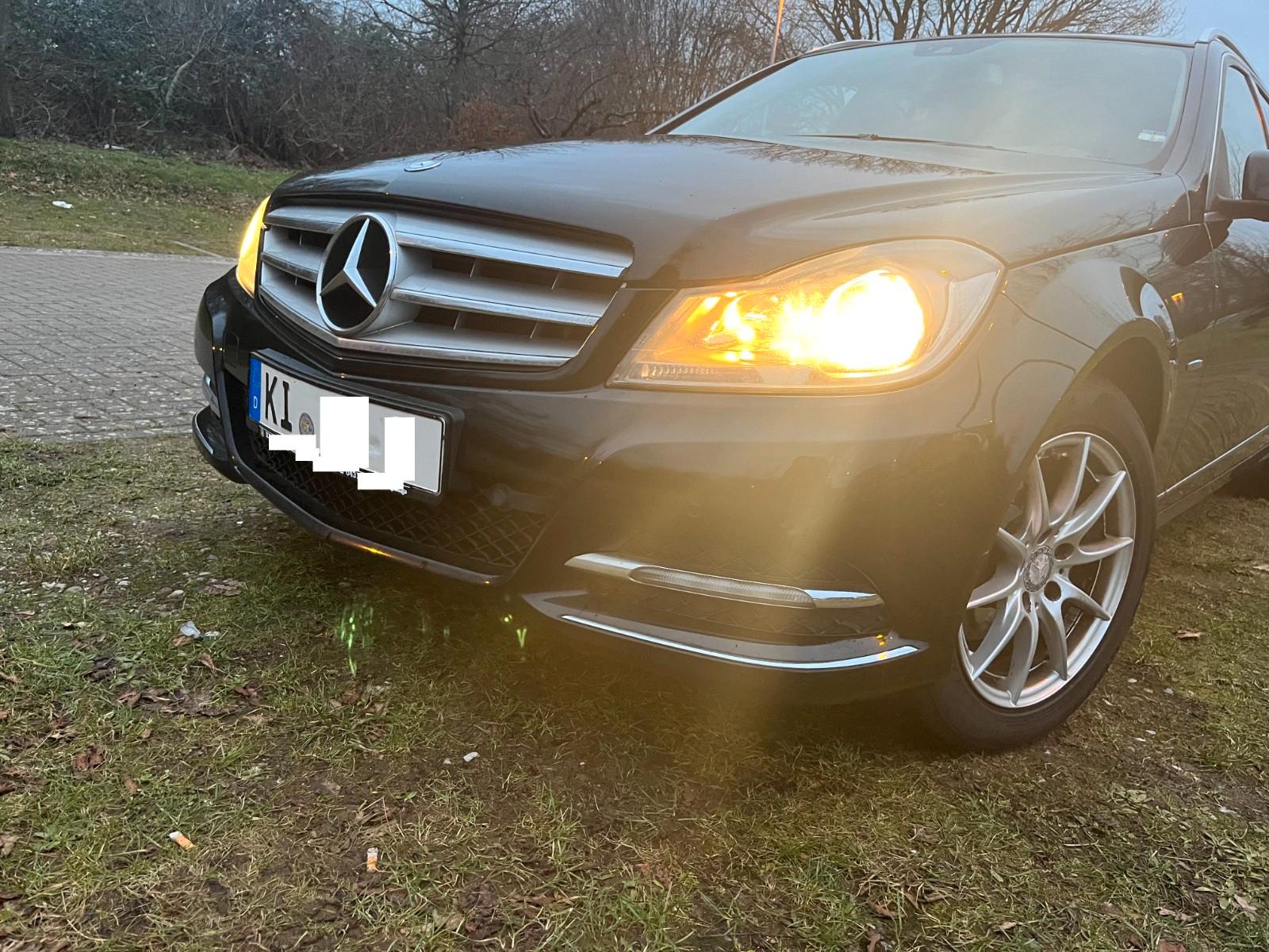 Mercedes-Benz C200 2011 — interior