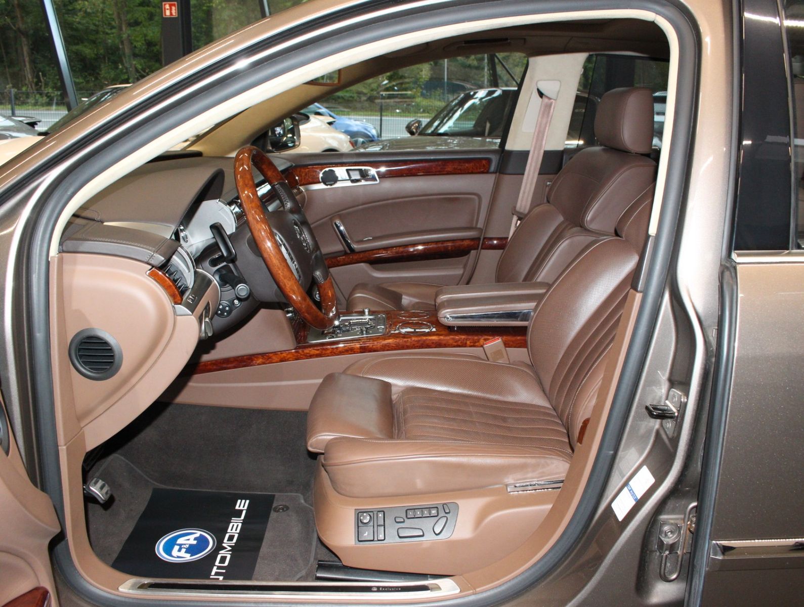 Fahrzeugabbildung Volkswagen Phaeton V6 TDI 4M Lang Exklusive 4Sitzer+VOLL