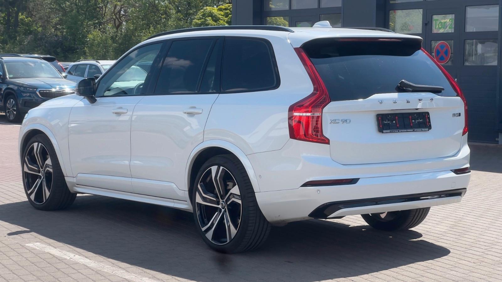Volvo XC90 B5 D AWD Ultimate Dark*B&W*HUD*LUFT*AHK*ACC