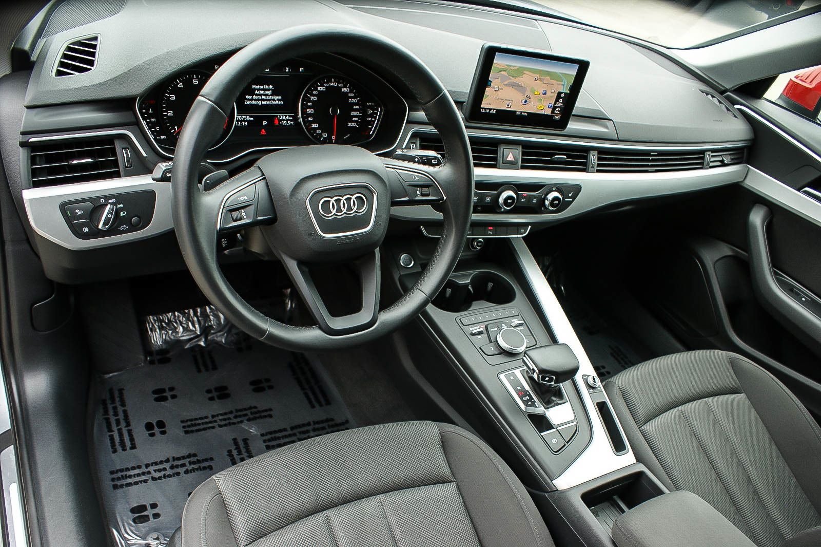 Fahrzeugabbildung Audi A4 Avant 14TFSI S-Tronic NAVI XENON ANHÄNGERKPLG
