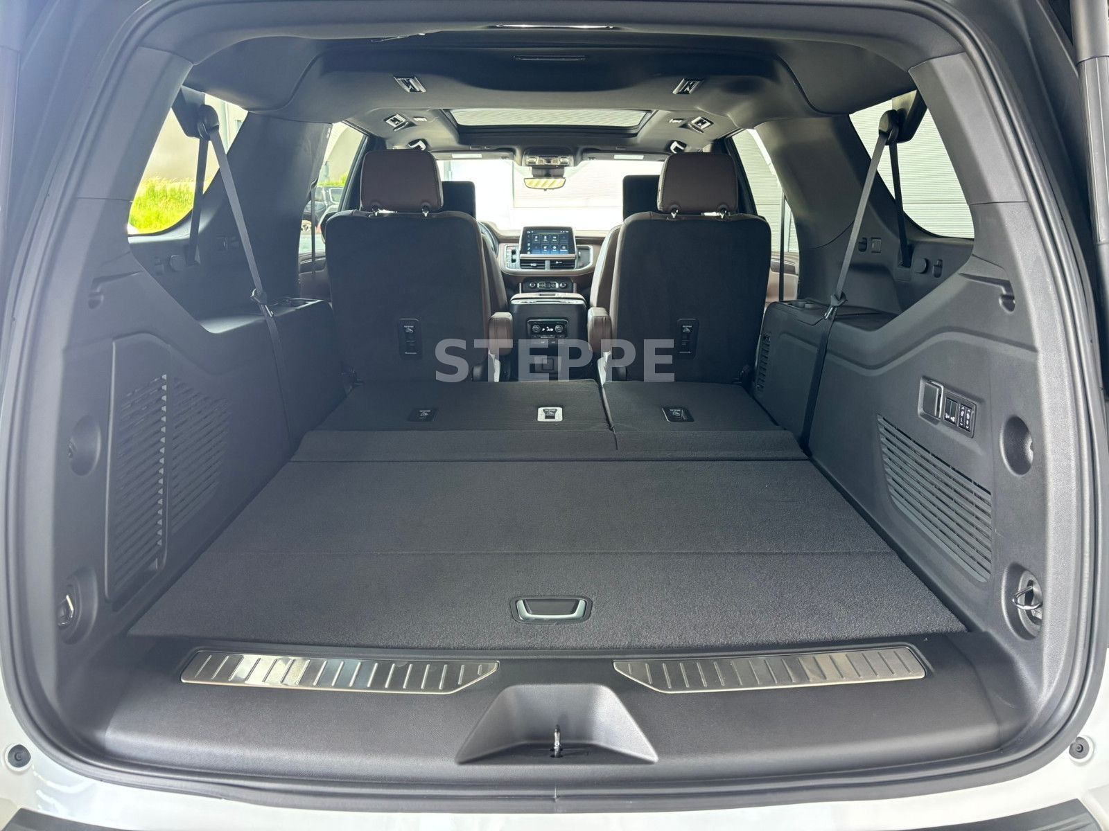 Chevrolet Suburban 6,2 High Country AHK  22"Alu; Luftfeder