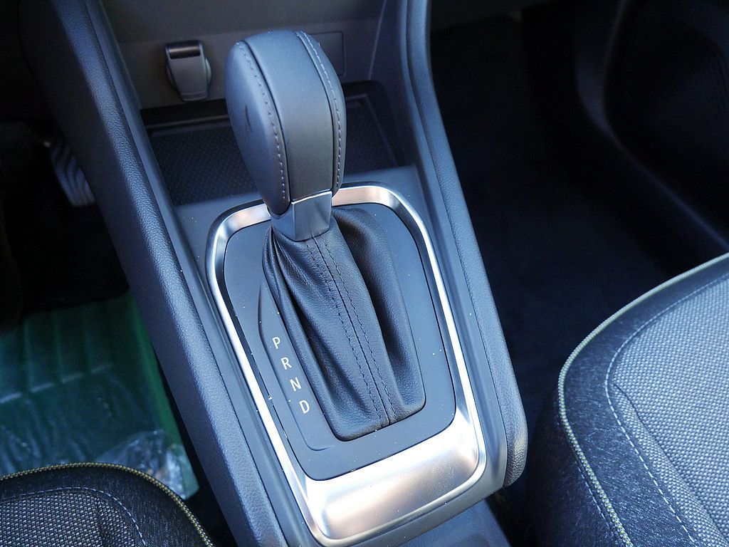 Fahrzeugabbildung Renault Captur Techno TCe 160 SHZ KAMERA NAVI ACC LED