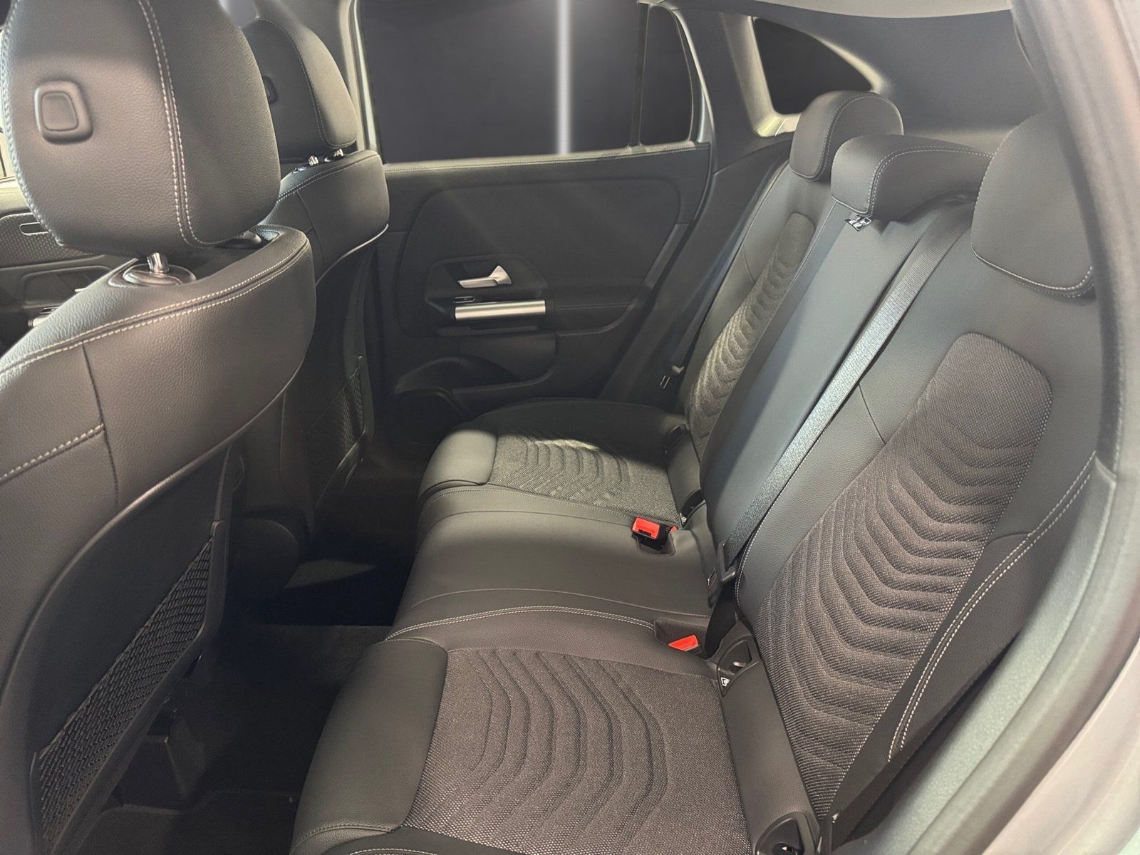 Fahrzeugabbildung Mercedes-Benz GLA 200*AHK*Totwinkel*Kamera*LED*Winterpaket