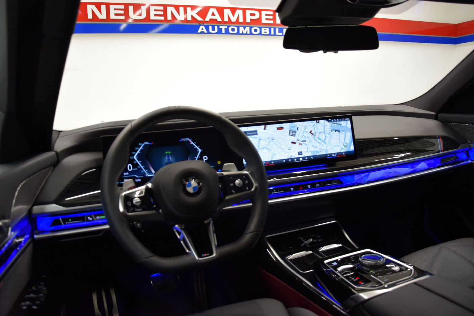 Fahrzeugabbildung BMW 740d xDrive M Sport Pano Standheiz ACC Sitzlüft.