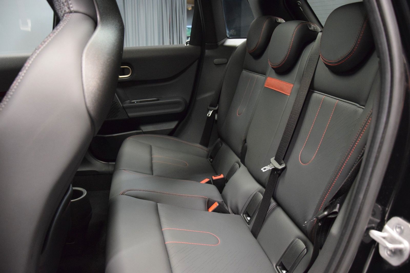 Fahrzeugabbildung MINI Cooper C John Cooper Works Trim M HuD Pano Leder