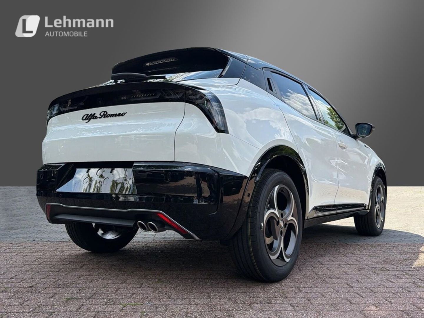 Fahrzeugabbildung Alfa Romeo Junior Ibrida Sport Speciale 1,2 VGT 107kW MY26