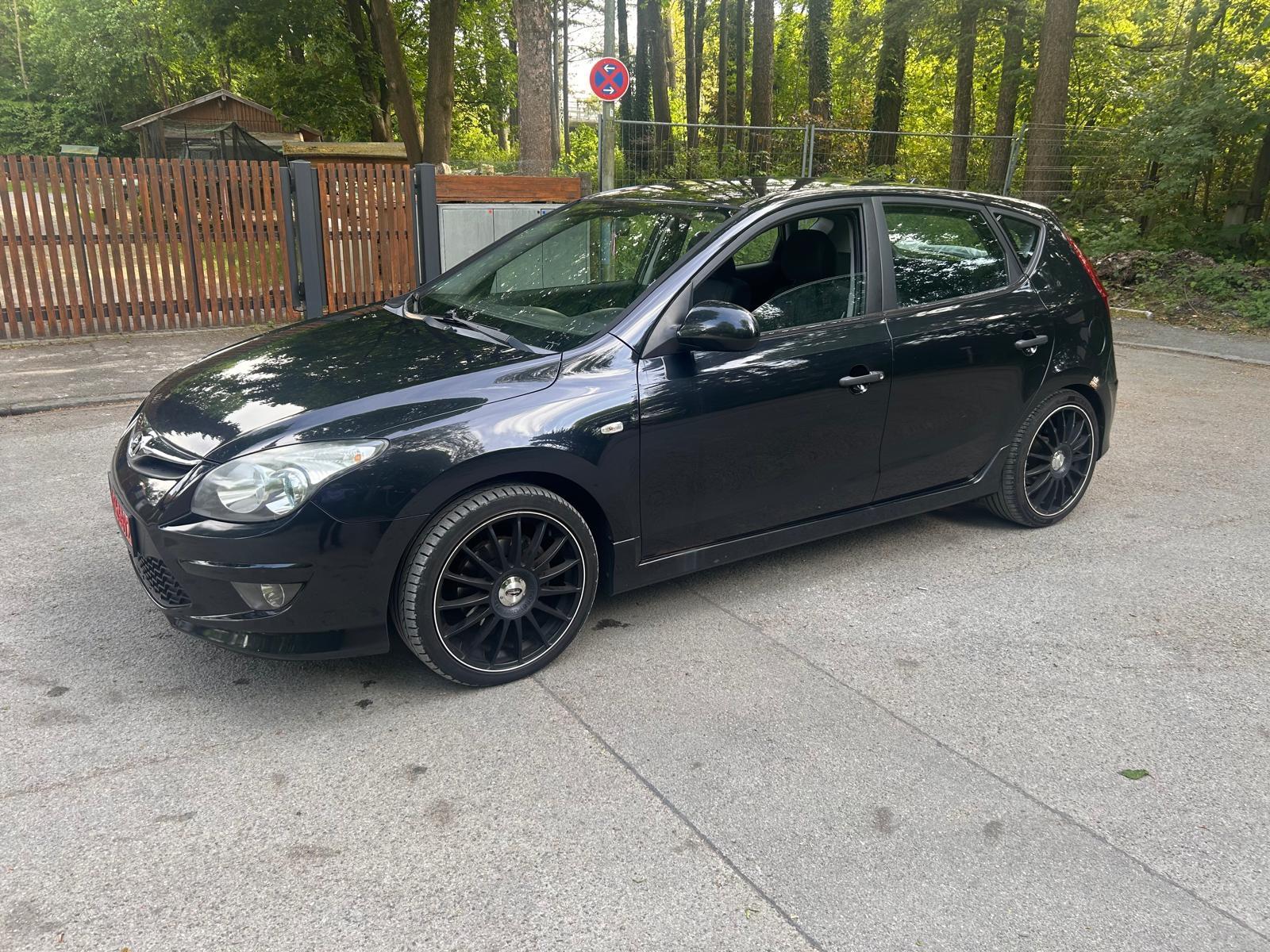 Hyundai i30 1.6 CRDi 66 kW FIFA WM Edition EURO 5