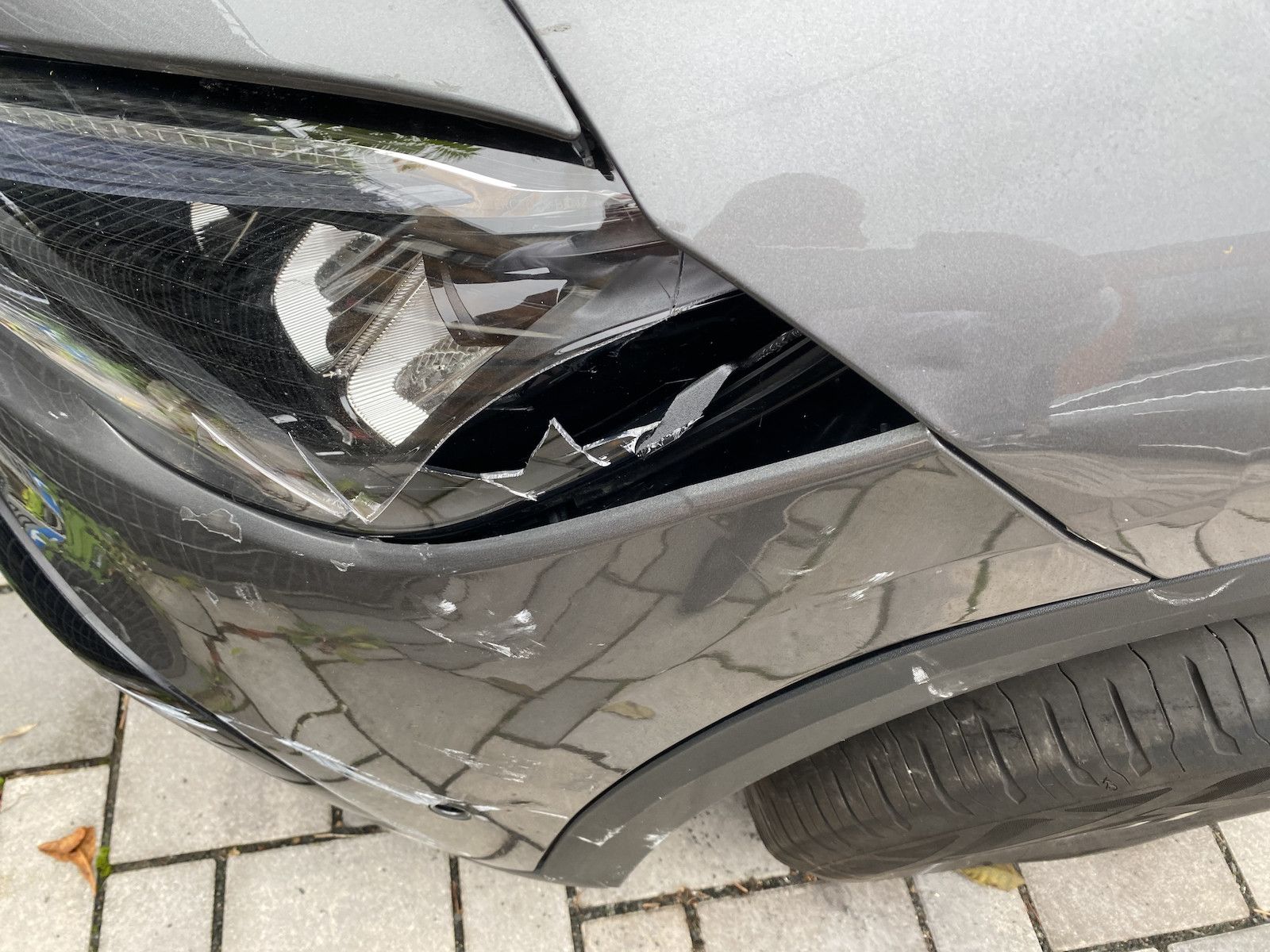 Fahrzeugabbildung Mercedes-Benz GLA 250 4M Progressive Advanced+/