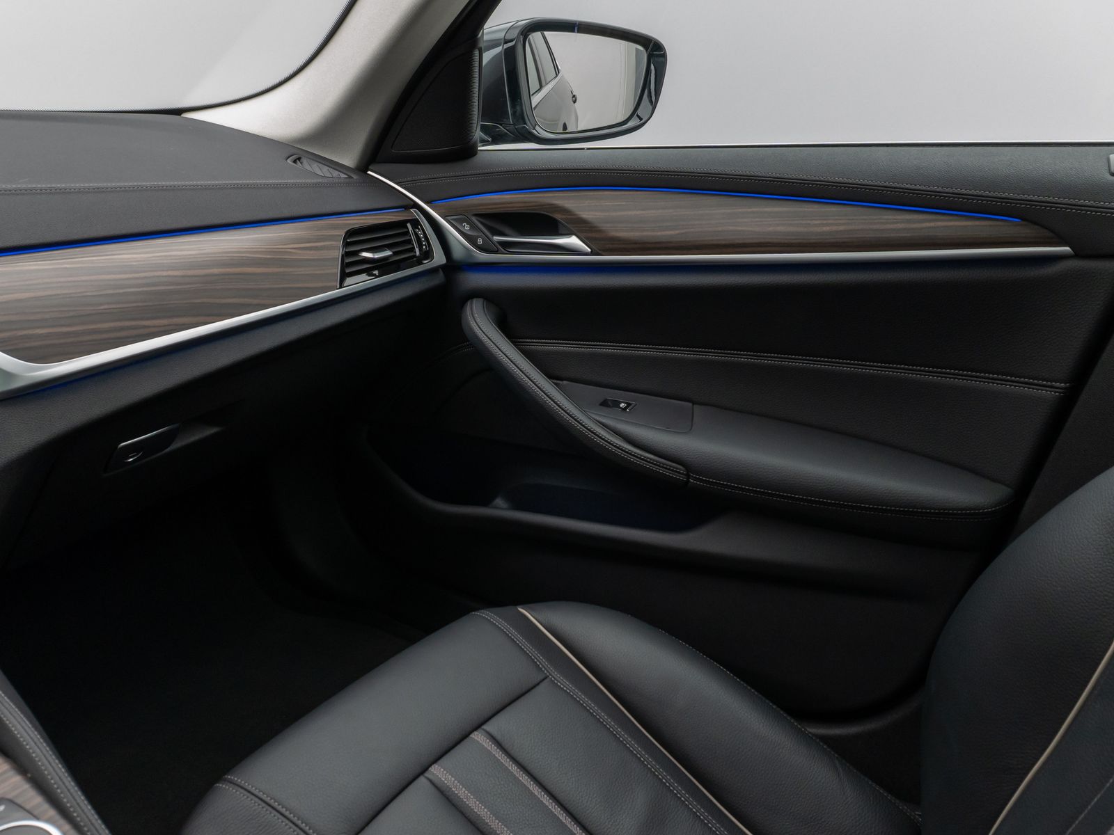 Fahrzeugabbildung BMW 530d Luxury Line Panorama Kamera DAB HiFi Alarm