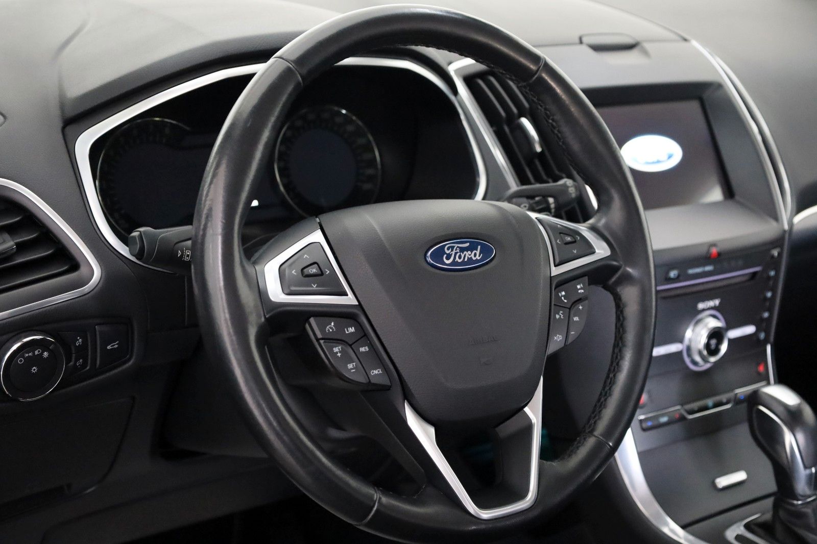 Fahrzeugabbildung Ford S-MAX Titanium 7 Si,Navi,LED,SH,PDC,Kamera,AHK
