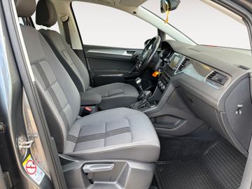 Volkswagen Golf - 10