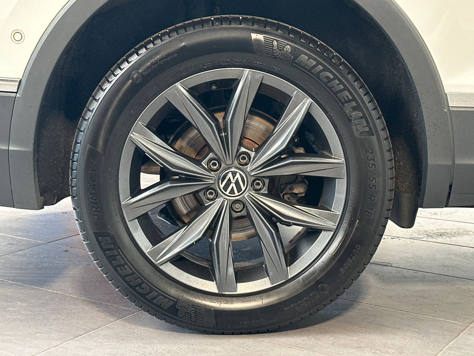 Fahrzeugabbildung Volkswagen Tiguan Allspace 2.0 TDI DSG Life NAV+LED+AHK