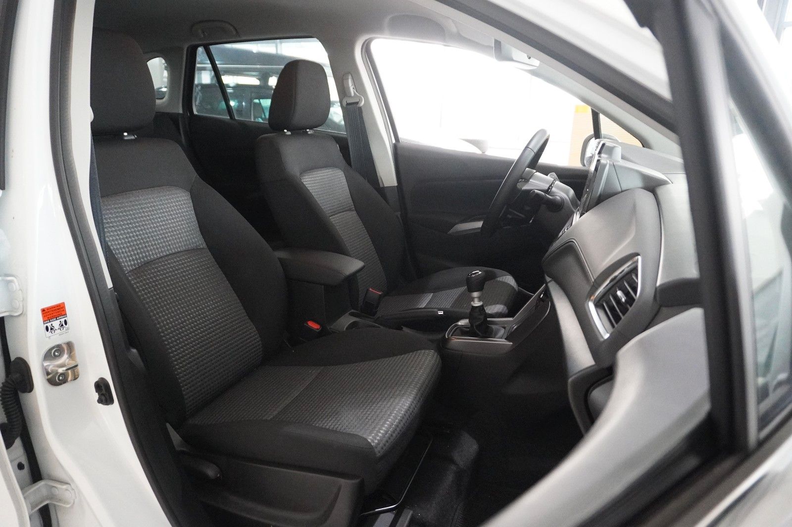 Fahrzeugabbildung Suzuki (SX4) S-Cross 1.4 COMFORT NAVI/LED/KAMERA/SH/DAB