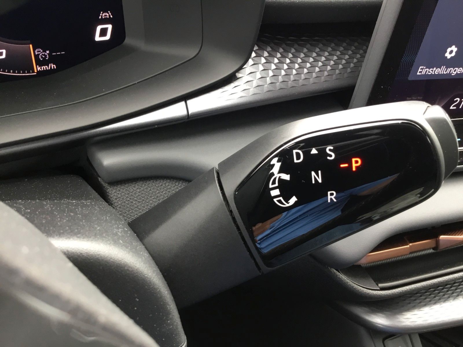 Fahrzeugabbildung CUPRA Terramar 2.0 TSI DSG 4Drive+Matrix+AHK+Pano+360°