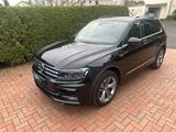 Volkswagen Tiguan R-Line  2.0 TDI 4 Motion Highline - Volkswagen Tiguan in Kassel