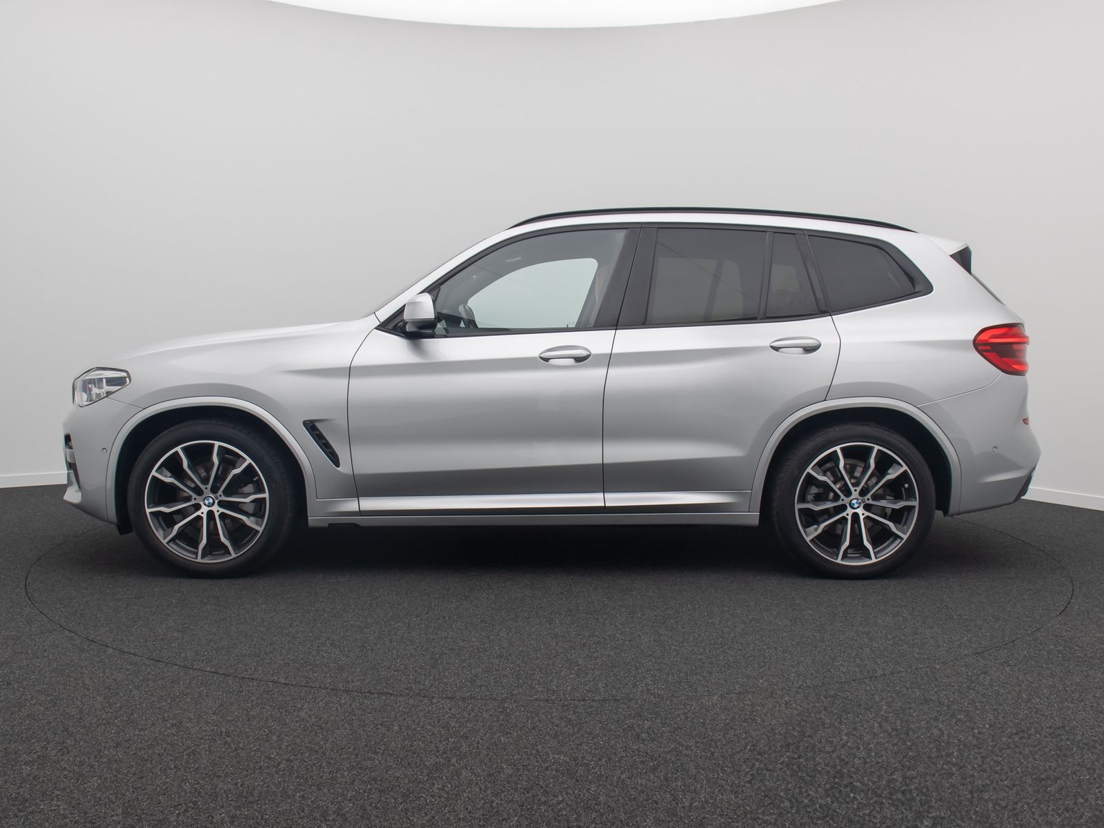 Fahrzeugabbildung BMW X3 xD20d M Sport ACC Kamera AHK DisplKey DAB 20"