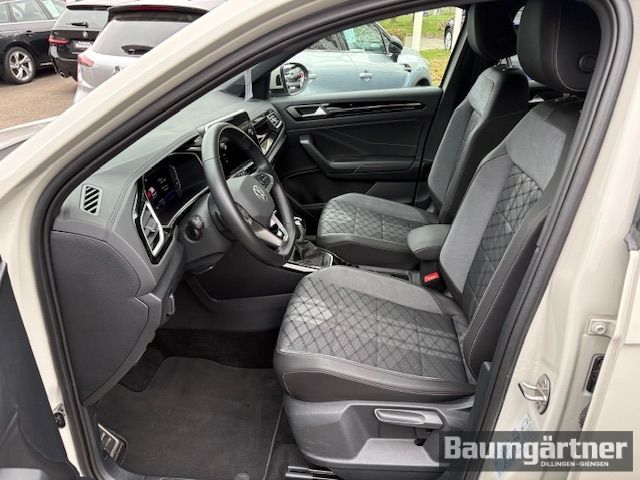 Fahrzeugabbildung Volkswagen T-Roc R-Line 1.5 TSI DSG Kamera/PDC/Sitzheizung - mit KI generiert/bearbeitet