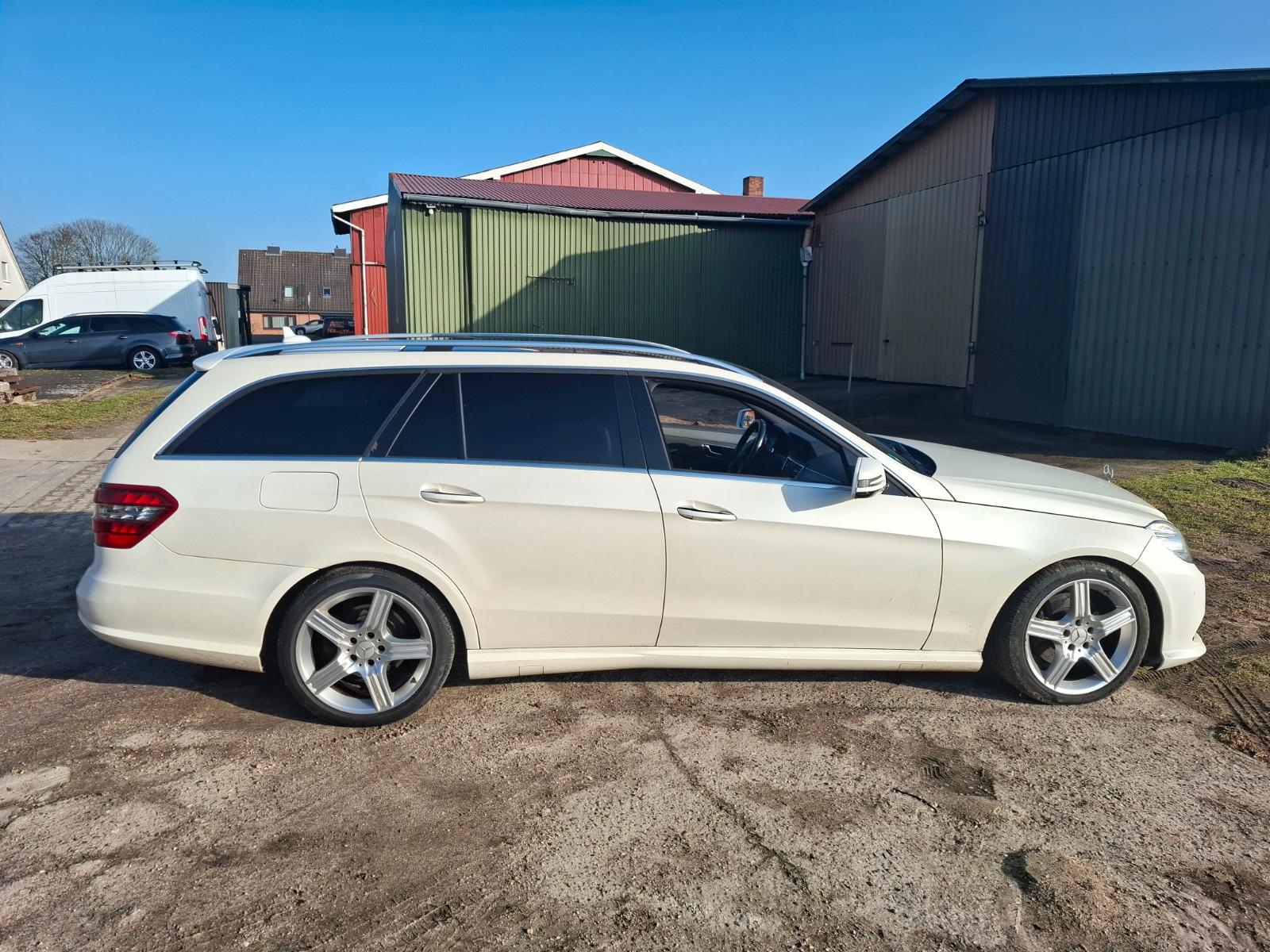 Mercedes-Benz E 350 T Automatik Benzin Tüv 2-28 AMG Paket