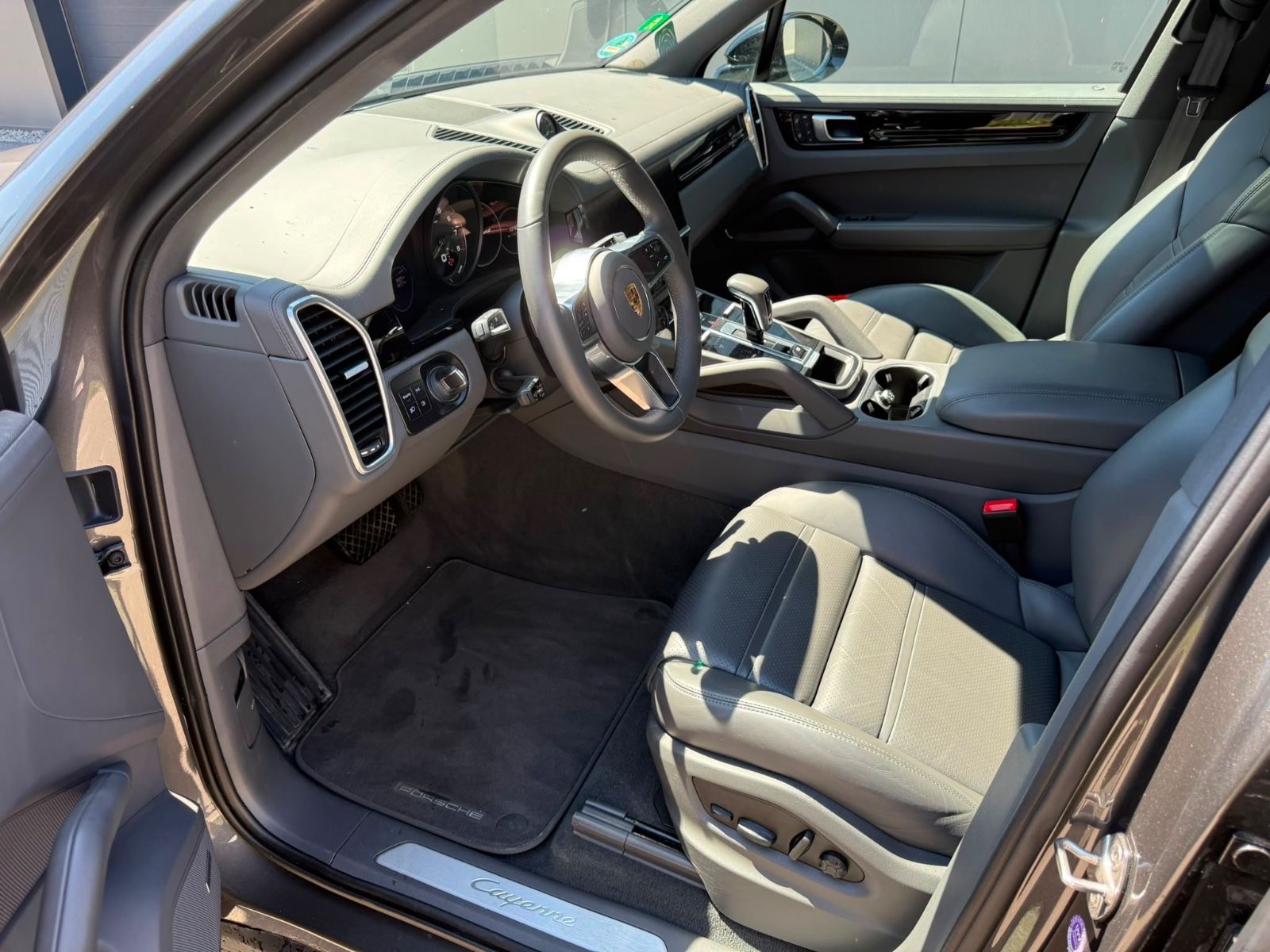 Porsche Cayenne E-Hybrid+Alu 20"+Pano-SD+Glattleder+WR++ foto 10