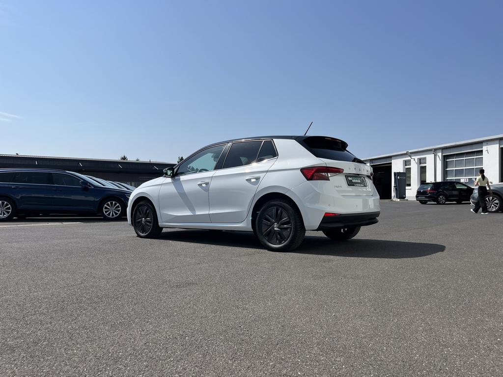 Skoda Fabia 2022 г. Белый, пробег 26995 км