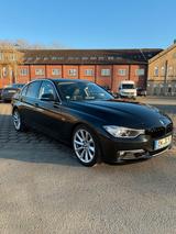 BMW Bmw 328i f30 Luxury line - BMW 3er-Reihe F30 mit Benzin-Antrieb