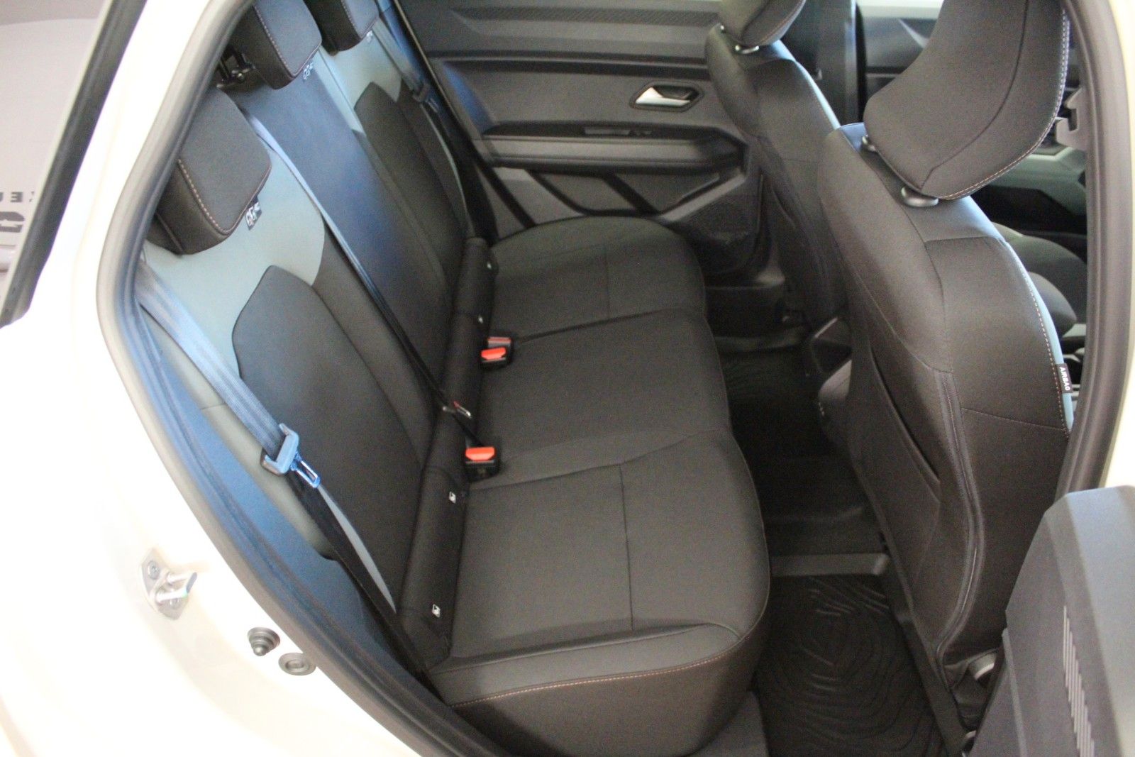 Fahrzeugabbildung Dacia Duster hybrid-G 150 4x4 Extreme MY26