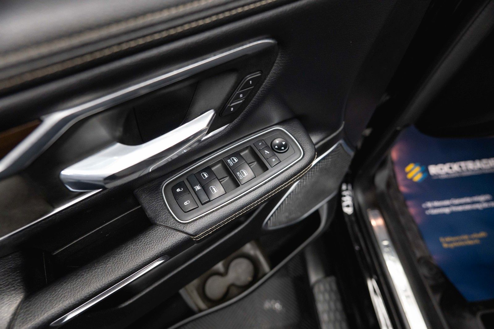 Fahrzeugabbildung Dodge RAM 5.7 V8 HEMI 4x4 LARAMIE Offroad Night LED