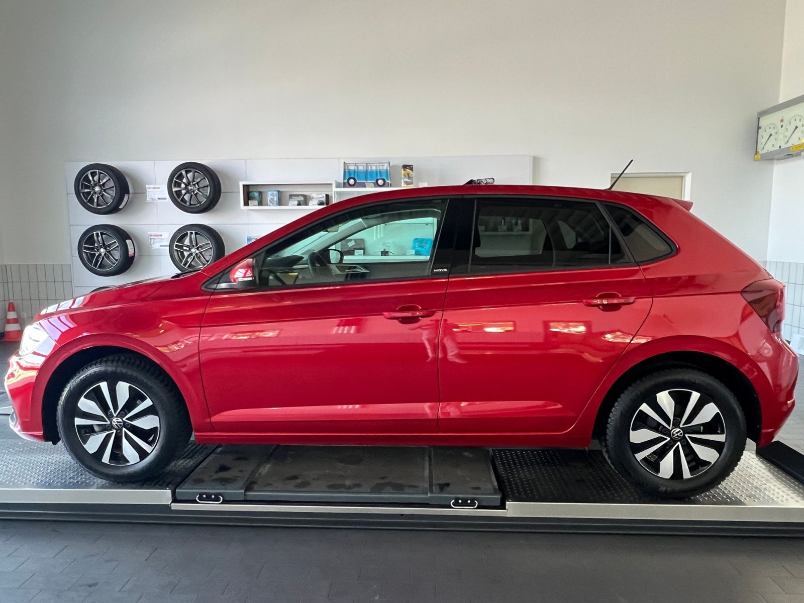 Fahrzeugabbildung Volkswagen Polo MOVE 1.0 TSI DSG *AHK, Kamera, LM'-15*