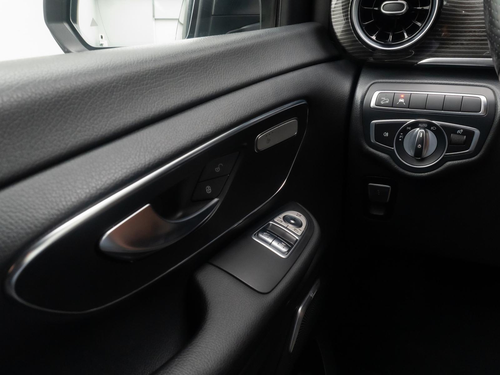 Mercedes-Benz V 250 ACC Kamera Burmester AHK TischPaket 19Zoll