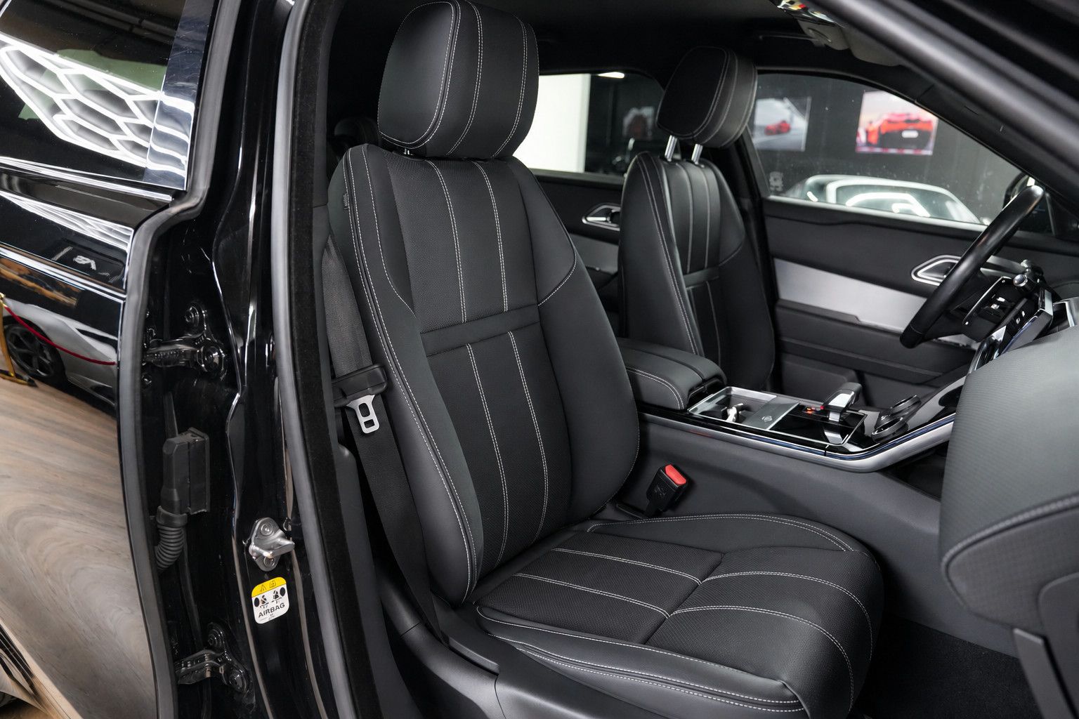 Fahrzeugabbildung Land Rover Range Rover Velar R-Dynamic SE *Meridian*Memory*