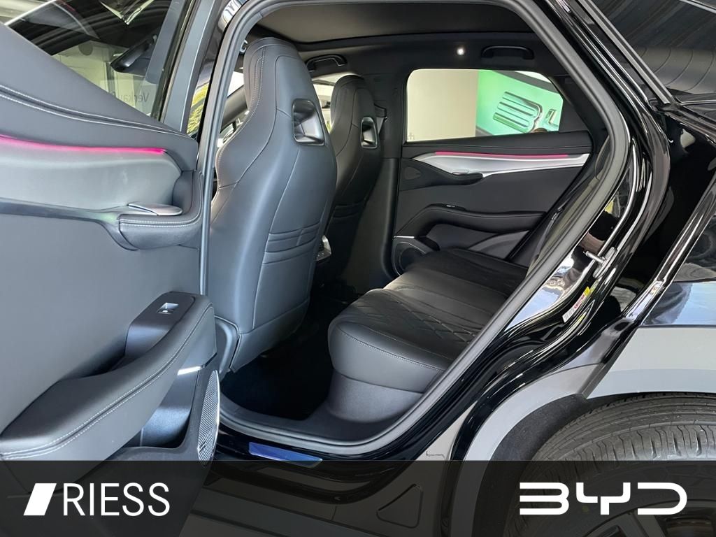 BYD SEALION 7