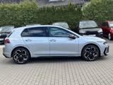 Volkswagen Golf VIII Lim. 1.5 TSI 110 kW R-Line**Sofort** - VW Gebrauchtwagen