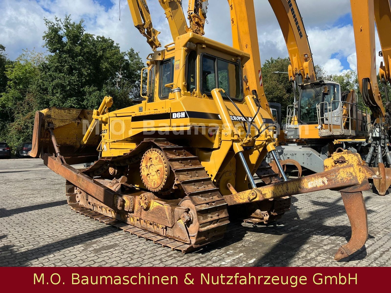 Fahrzeugabbildung CAT D6 H  / 4. Wegeplanierschild /Ripper /