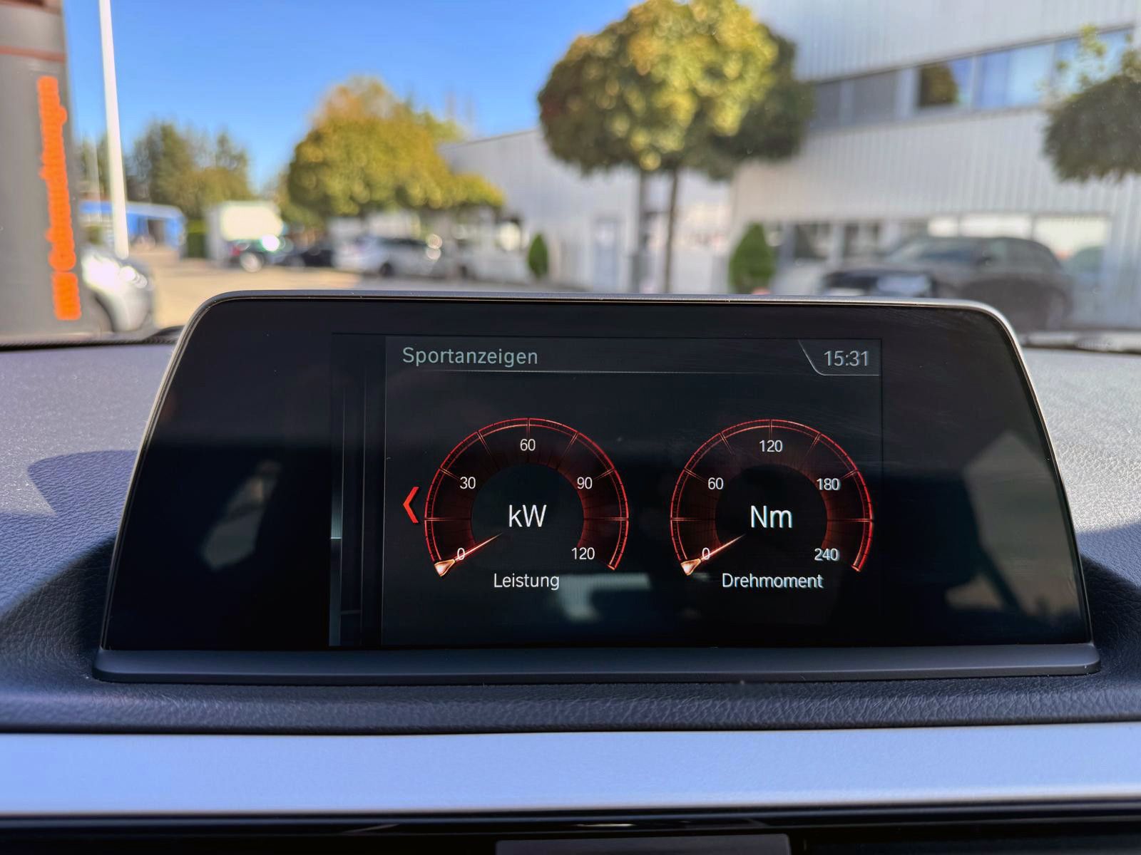 Fahrzeugabbildung BMW 118i 5-trg. Aut. Advantage LED TEMP PDC SHZ NAV