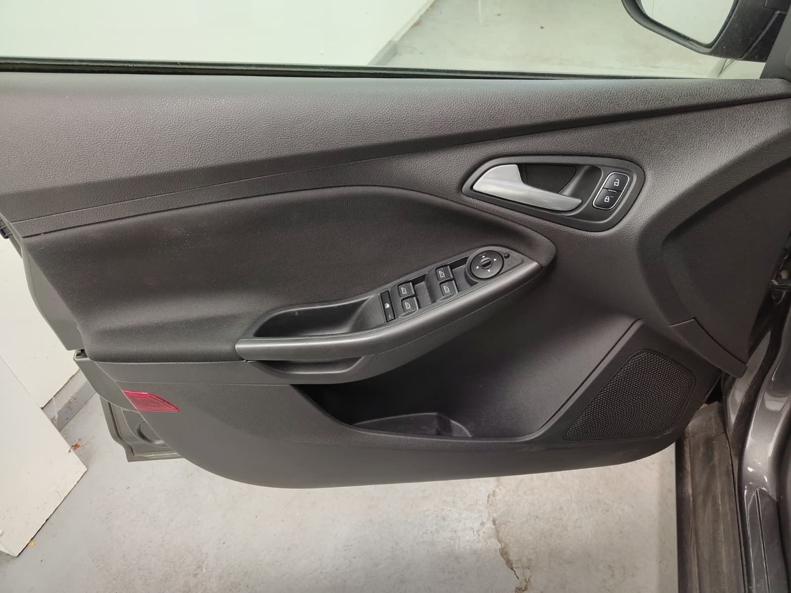FORD Focus 1.0 EcoBoost Trend Navi SHZ LKH – Bild 28