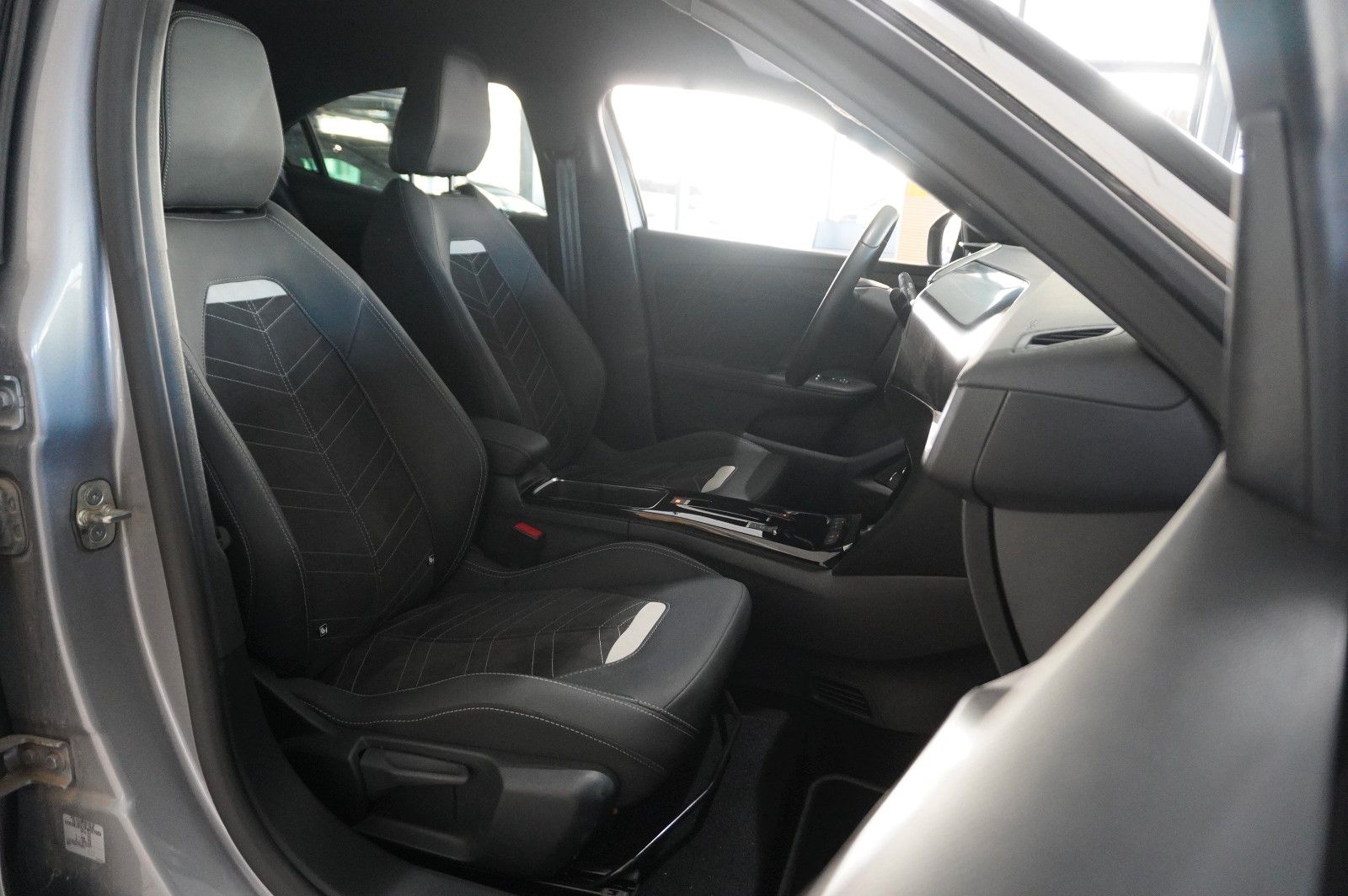 Fahrzeugabbildung Opel Mokka-e ULTIMATE 3-PHASIG NAVI/LED/KAMERA/DAB+