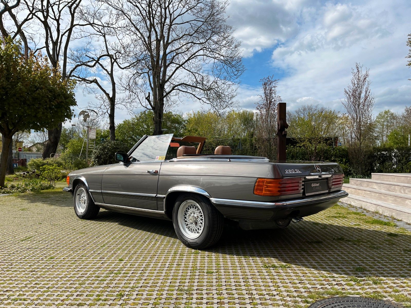 Fahrzeugabbildung Mercedes-Benz 280 SL