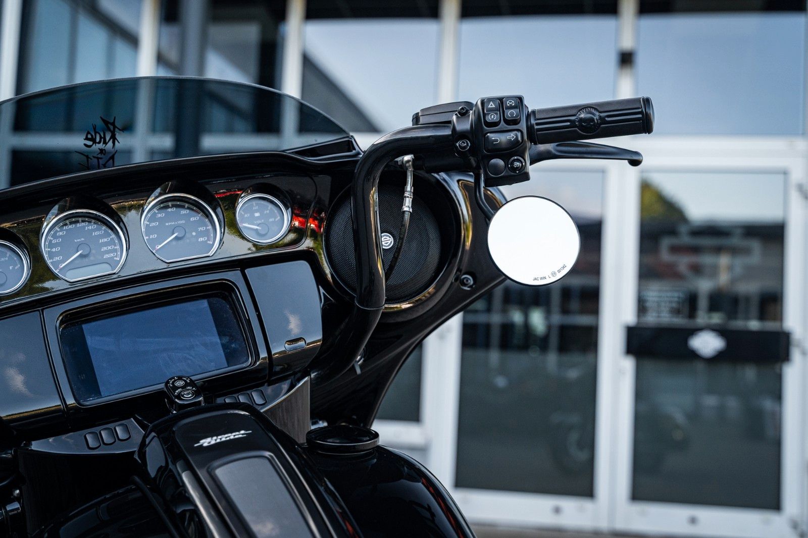 Fahrzeugabbildung Harley-Davidson STREET GLIDE SPECIAL 114 CUI - JEKILL & HYDE -