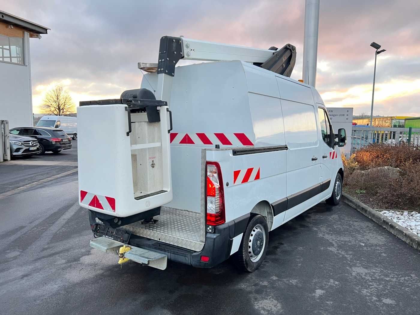 Fahrzeugabbildung Renault Master 2.3 dCi / KLUBB K26, 12m