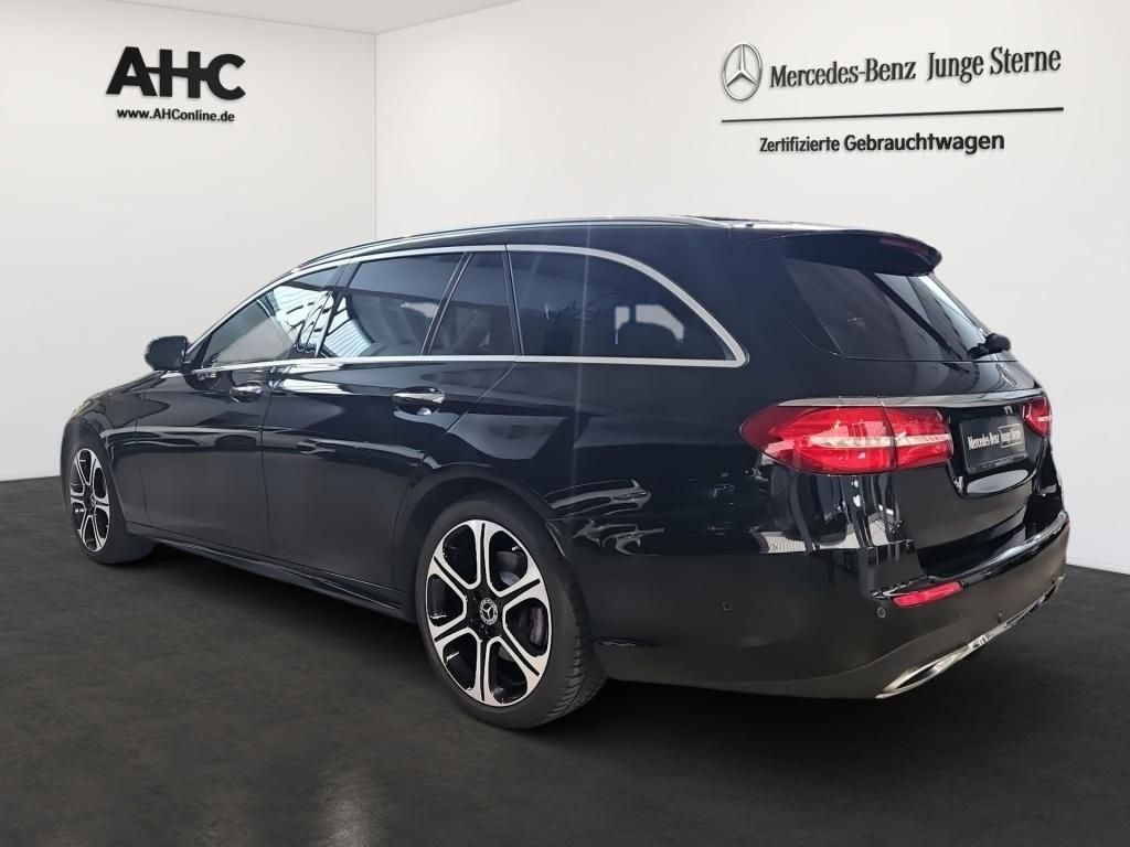Fahrzeugabbildung Mercedes-Benz E 400 d T 4M AMG Pano Airmatic Massage Burmester