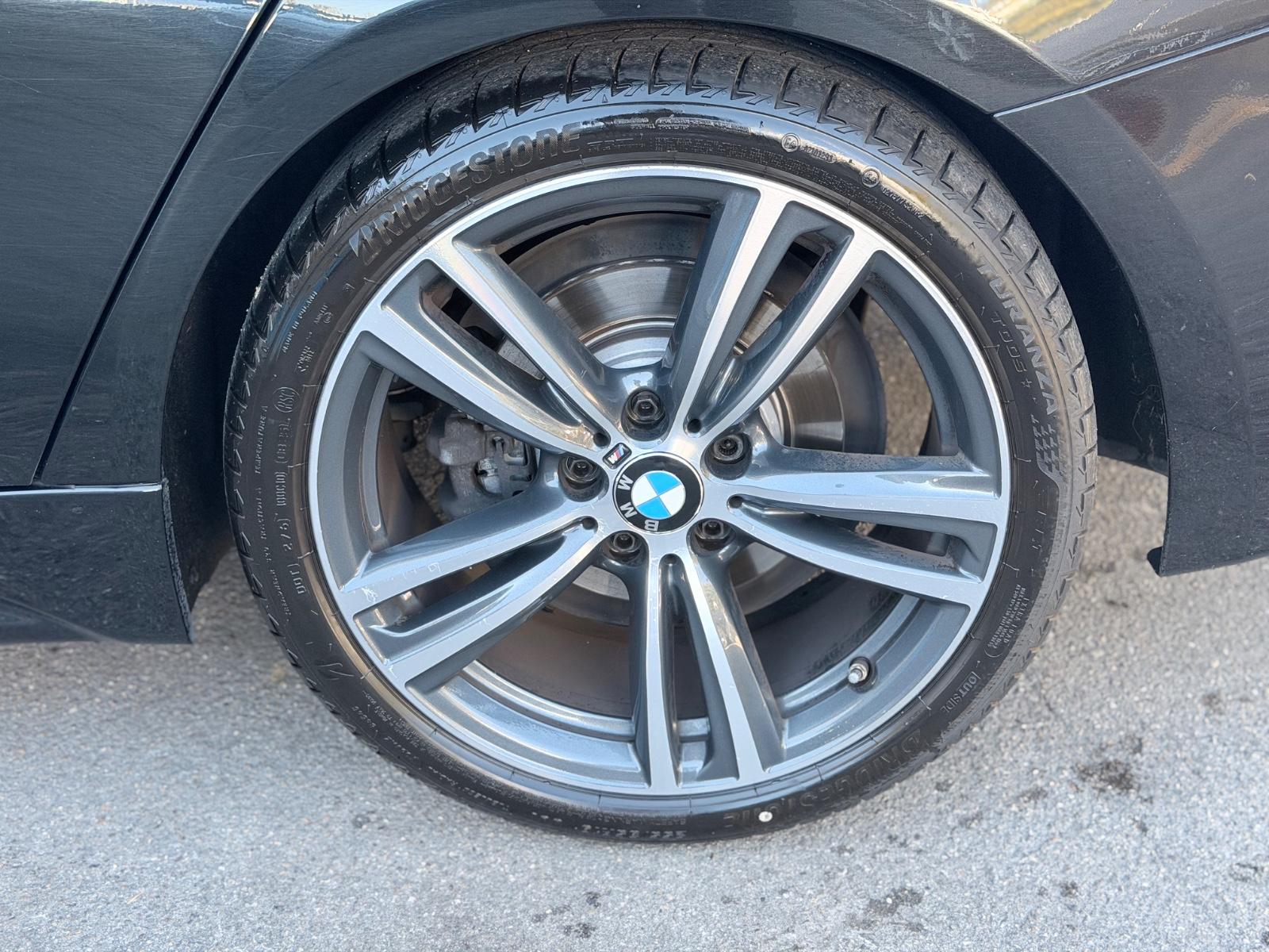 BMW 330i TOURING M SPORT 2.0 252ch BVA Pack sport Sièges sport chauffants Historique BMW présent