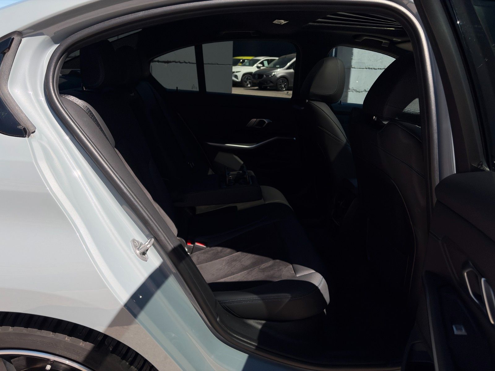 Fahrzeugabbildung BMW 320i Limo M Sport TEMP HD GSD Galvanik Alcantara