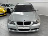 BMW 320 3 Touring 320d*2.HAND*LEDER*NAVI*PDC*SHZG* - BMW 320 aus 2008: 320d