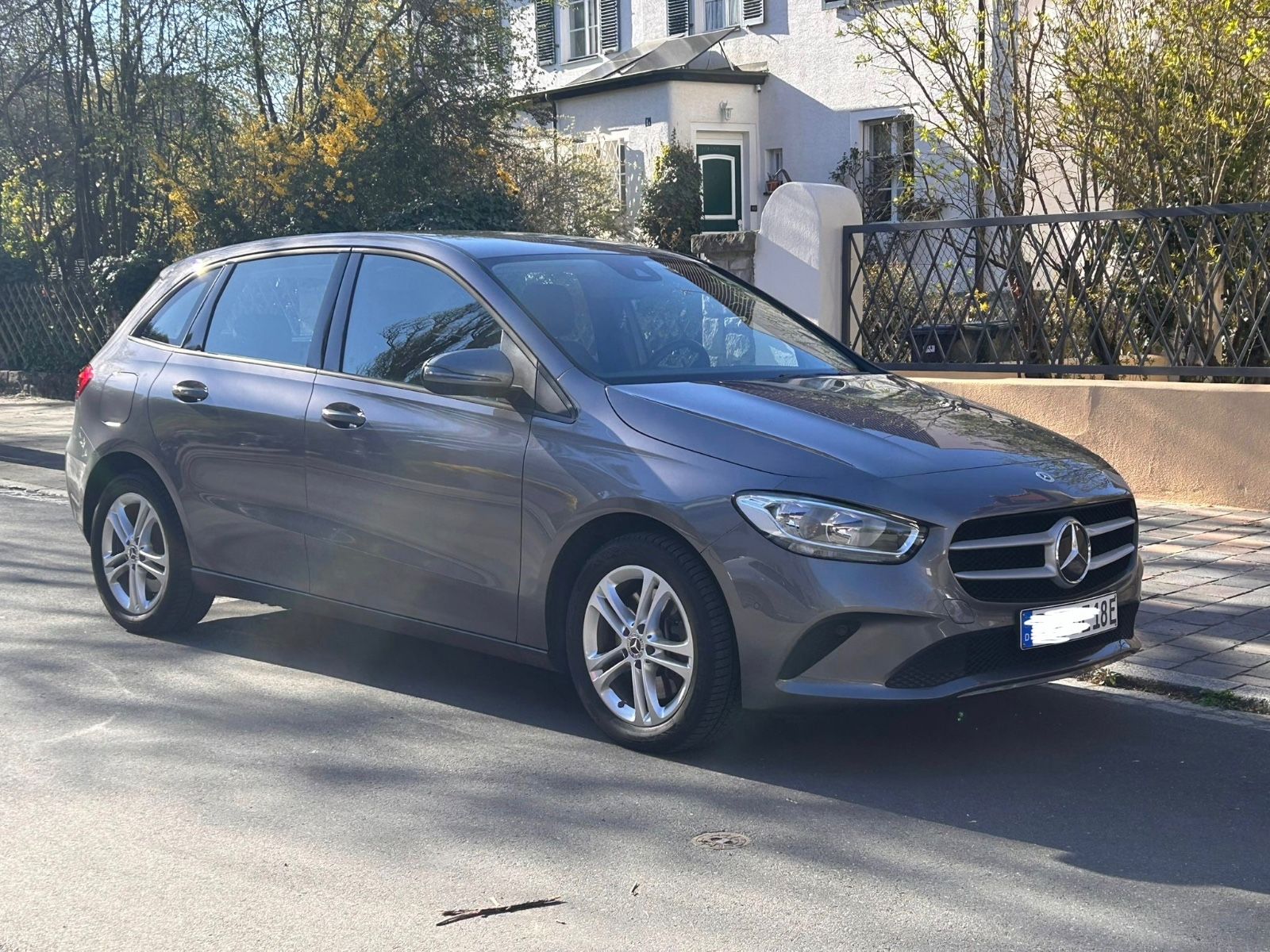 MERCEDES-BENZ B 250 e Hybrid