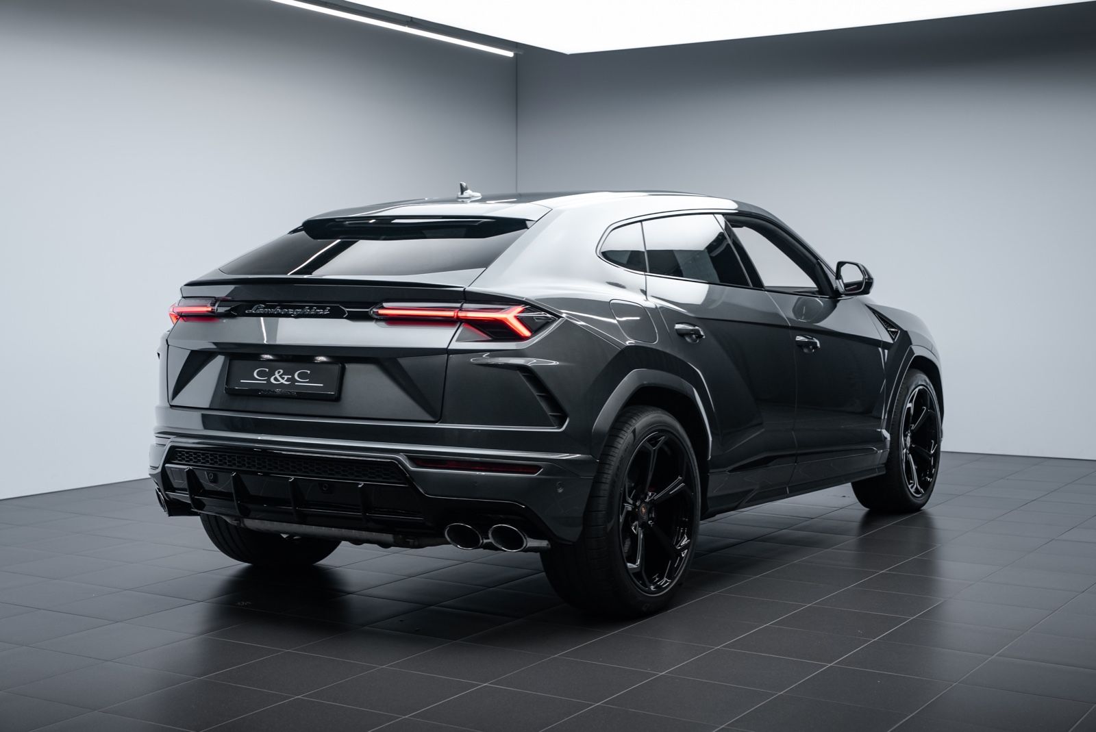 Fahrzeugabbildung Lamborghini Urus PANO/BANG&OLUFSEN/NIGHT VISION