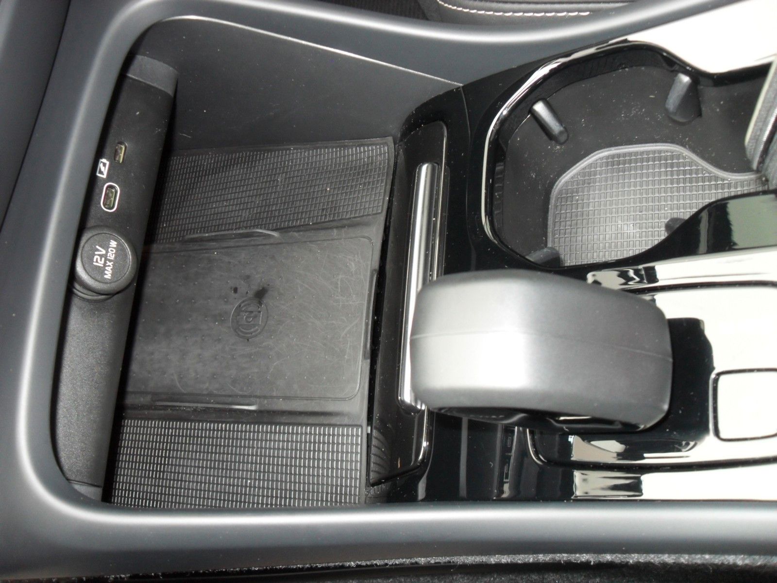 Fahrzeugabbildung Volvo C40 Ultimate | 360° | WP