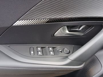 Peugeot 2008 Allure 1.2 PureTech 130 LED+SHZ+Alcant.+PDC