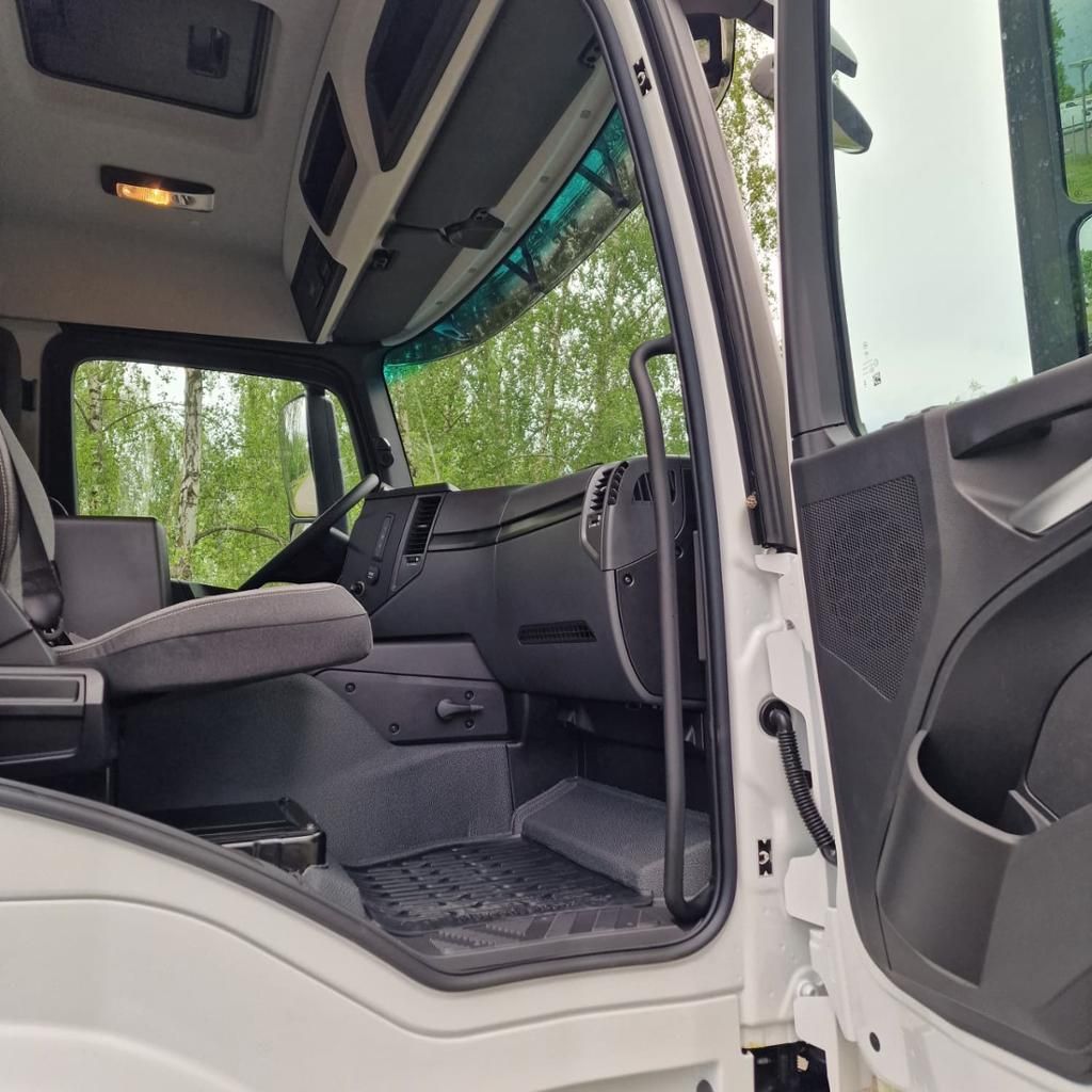 Fahrzeugabbildung Mercedes-Benz Arocs 3240 B 8x4/4 Liebherr Fahrmischer
