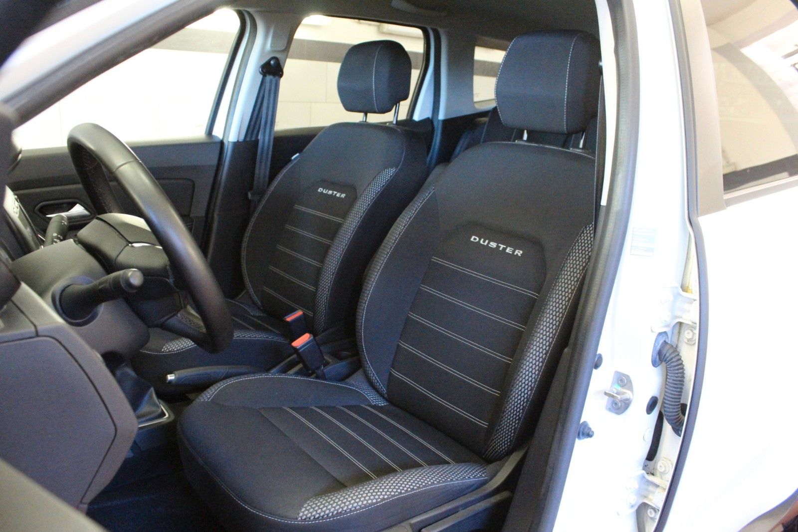 Fahrzeugabbildung Dacia Duster Sce 115 Prestige *Navigation *
